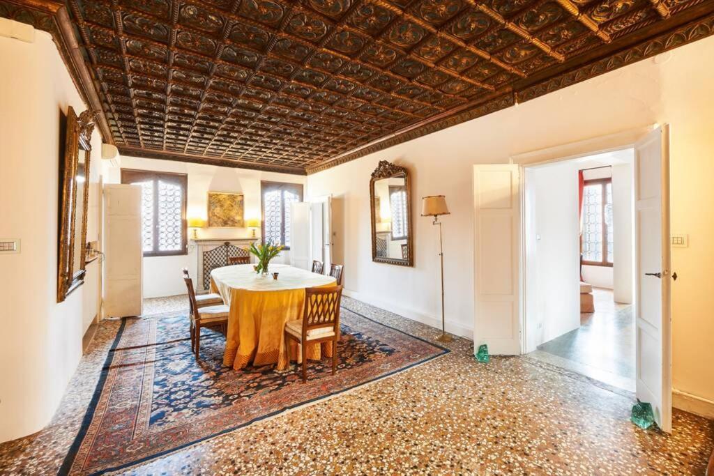 Ca' Fenice, Charming Apartment In San Marco, Sleep 7 Венеція Екстер'єр фото